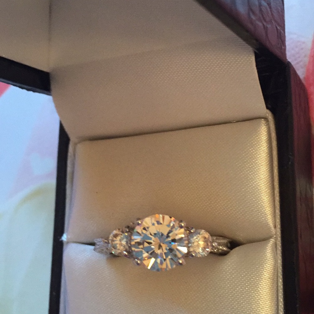 💕💕💕💕Precious Cubic Z Ring
